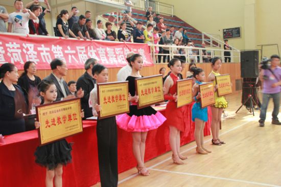 點(diǎn)擊查看詳細(xì)信息<br>標(biāo)題：賽事倩影 閱讀次數(shù)：1763